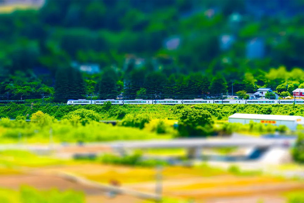 鉄道模型が走るジオラマ